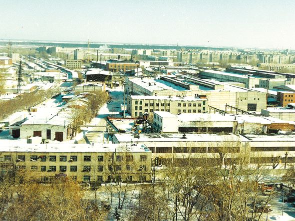 Панорама цехов завода в городской черте до переезда в промзону